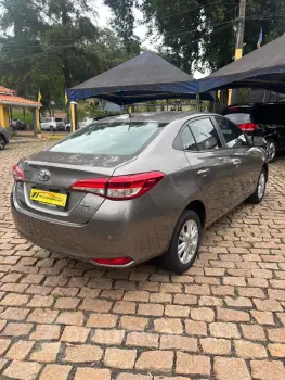 YARIS 1.5 16V Sedan XL