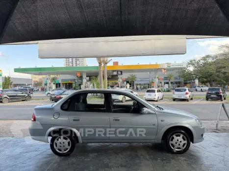 CLASSIC - 1.0 MPFI LS 8V 4P MANUAL