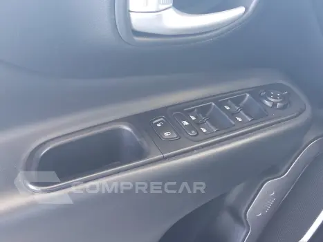 RENEGADE 1.3  T270 TURBO FLEX LONGITUDE AT6