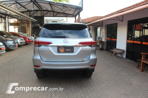 Hilux SW4 2.8 4P SRX 4X4 7 LUGARES TURBO DIESEL AUTOMÁTICO