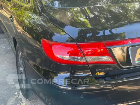 AZERA 3.3 MPFI GLS Sedan V6 24V