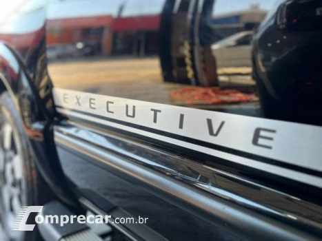 S10 - 2.4 MPFI EXECUTIVE 4X2 CD 8V 4P MANUAL