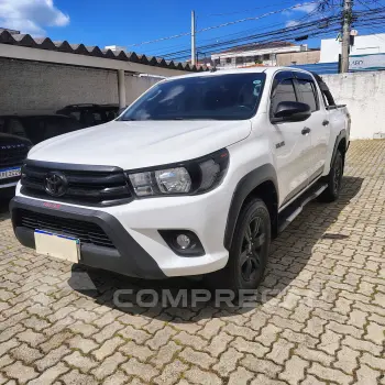 Toyota HILUX 2.8 SR Challenge 4X4 CD 16V 4 portas