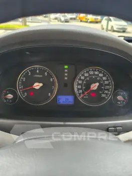AZERA 3.3 MPFI GLS Sedan V6 24V