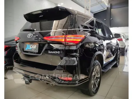 HILUX SW4 2.8 D-4D TURBO DIESEL DIAMOND 7L 4X4 AUTOMÁTICO