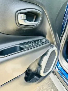 RENEGADE 1.8 16V Longitude