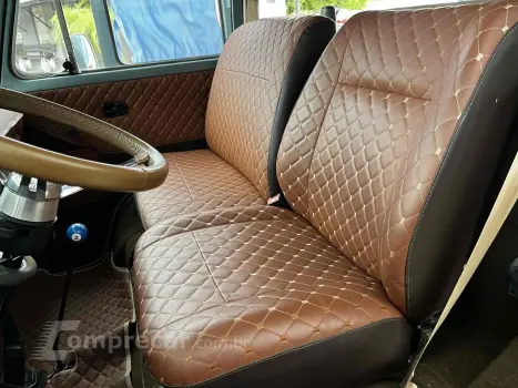 KOMBI 1.6 LUXO 8V GASOLINA 3P MANUAL