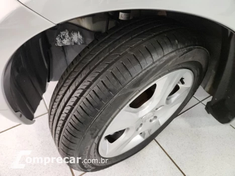 Fit 1.4 16V 4P LX FLEX