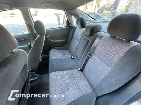 FOCUS 2.0 GHIA SEDAN 16V GASOLINA 4P MANUAL