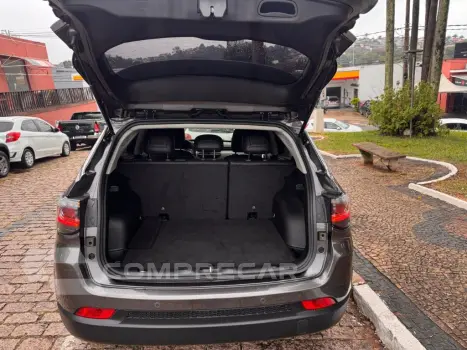 COMPASS LONG. T270 1.3 TB 4x2 Flex Aut.