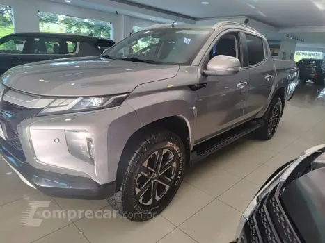 Mitsubishi L200 TRITON 2.4 16V Turbo Sport Hpe-s CD 4X4 4 portas
