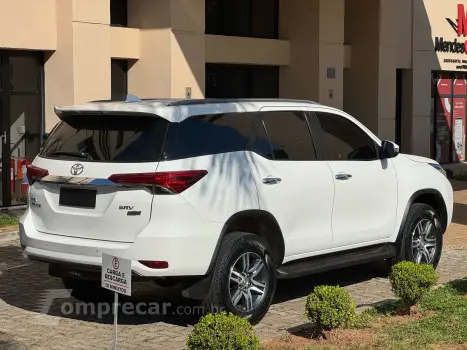 HILUX SW4 2.7 SRV 7 Lugares 4X2 16V