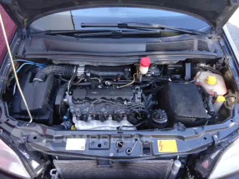 ZAFIRA 2.0 MPFI Elegance 8V