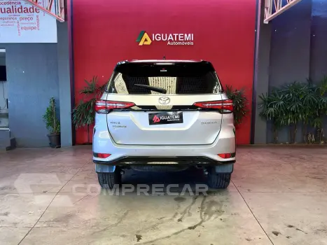 HILUX SW4 2.8 D-4D TURBO DIESEL DIAMOND 7L 4X4 AUTOMÁTICO