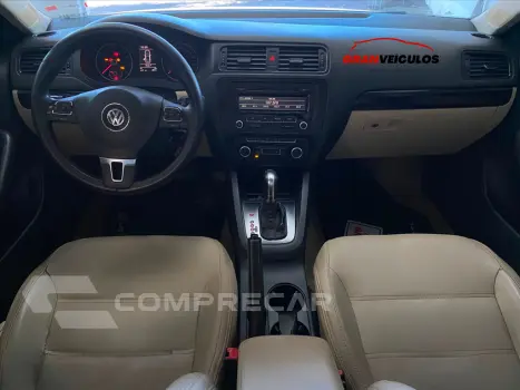 JETTA 2.0 COMFORTLINE FLEX 4P TIPTRONIC