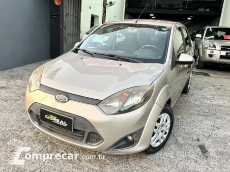 FORD FIESTA 1.6 MPI Class Sedan 8V 4 portas