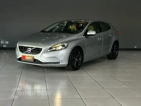Volvo V40 2.0 T4 DYNAMIC TURBO GASOLINA 4P AUTOMÁTICO 5 portas