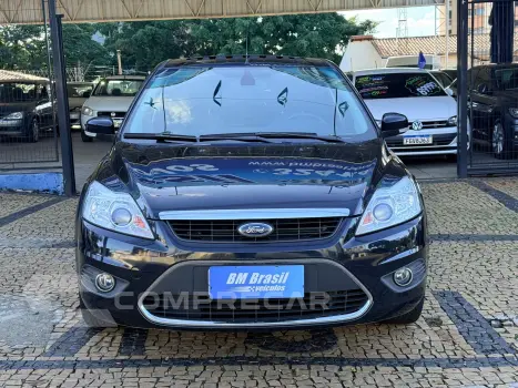 FOCUS 2.0 Titanium Hatch 16V