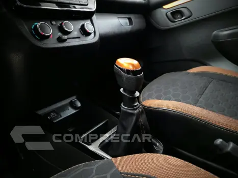 KWID 1.0 12V SCE FLEX OUTSIDER MANUAL