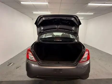 VERSA 1.0 12V FlexStart 4p Mec.