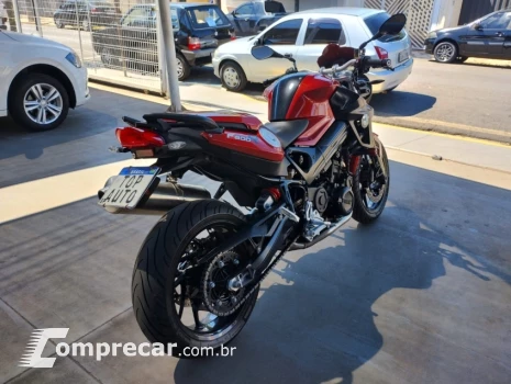 F 800