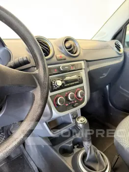 VOLKSWAGEN Gol 1.6