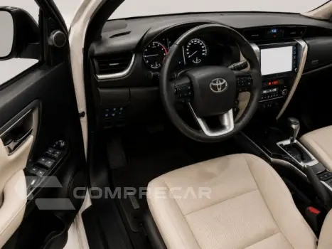 HILUX SW4 - 2.8 D-4D TURBO DIAMOND 7L 4X4 AUTOMÁTICO