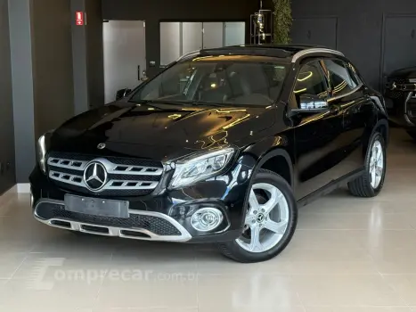 Mercedes-Benz GLA 200 1.6 CGI Enduro 16V Turbo 4 portas