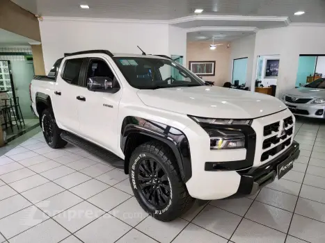 Triton  2.4 KATANA BITURBO DIESEL CABINE DUPLA 4X4 AUTOMÁTIC