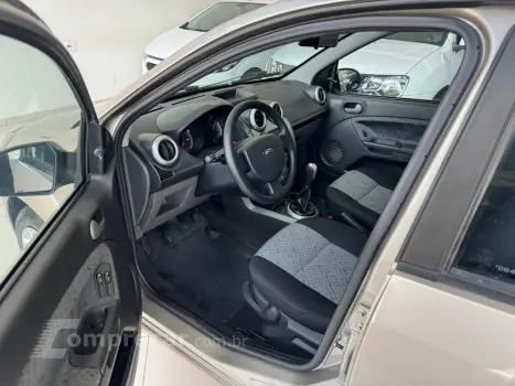 FIESTA 1.6 MPI Class Hatch 8V