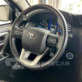HILUX SW4 2.8 SRX 4X4 7 Lugares 16V Turbo Intercooler