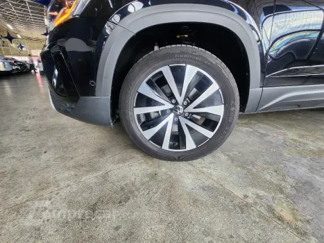 TAOS 1.4 250 TSI TOTAL FLEX HIGHLINE AUTOMÁTICO