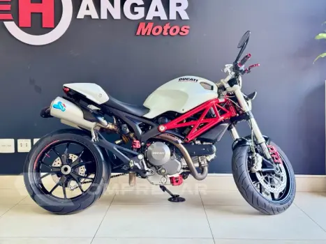 MONSTER 796