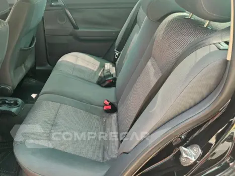 POLO SEDAN - 1.6 MI COMFORTLINE 8V 4P MANUAL