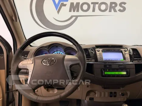 HILUX SW4 3.0 SRV 4X4 7 LUGARES 16V TURBO INTERCOOLER DIESEL