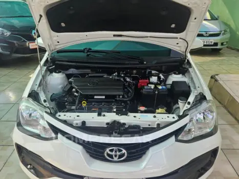 ETIOS SEDAN - 1.5 XS SEDAN 16V 4P AUTOMÁTICO