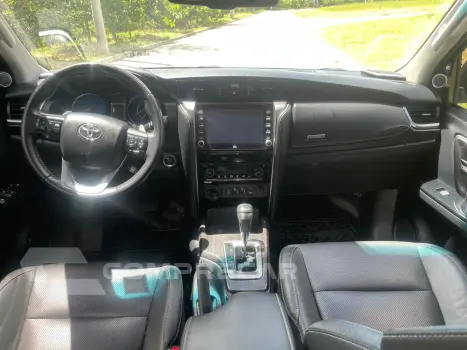 HILUX SW4 2.8 D-4d Turbo Diamond 7L 4X4