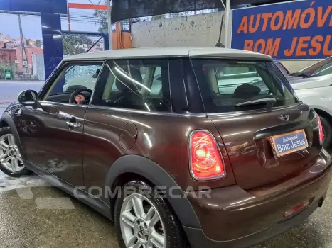One 1.6 16V Gasolina 2P Manual