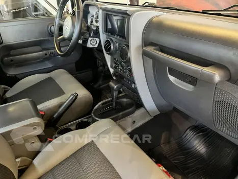 Wrangler 3.8 V6 12V SPORT TETO RÍGIDO E LONA AUTOMÁTICO