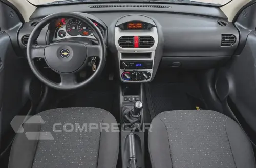 CORSA 1.4 MPFI Premium Sedan 8V