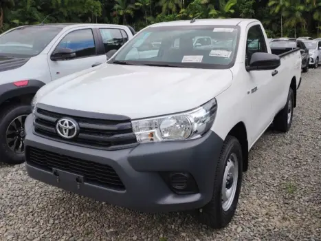 Toyota HILUX 2.8 D-4D TURBO DIESEL CS 4X4 MANUAL 2 portas