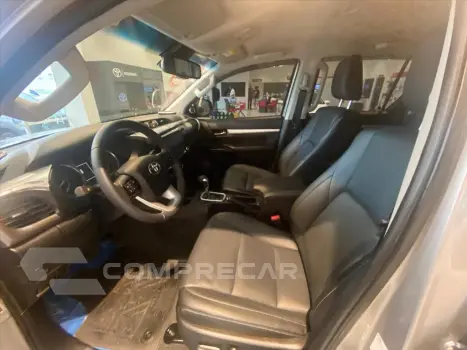 HILUX 2.8 D-4D TURBO DIESEL CD SRX 4X4 AUTOMÁTICO