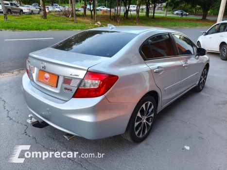 Civic 2.0 16V 4P LXR