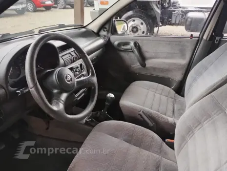 Corsa Sedan 1.6 GLS 4P