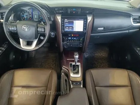 HILUX SW4 2.8 SRX 4X4 16V TURBO INTERCOOLER 4P AUTOMÁTICO