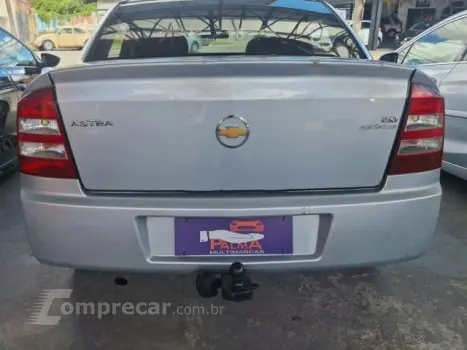 ASTRA SEDAN - 2.0 MPFI ADVANTAGE SEDAN 8V 4P MANUAL