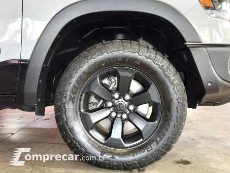 1500 5.7 V8 GASOLINA REBEL CD 4X4 AUTOMÁTICO