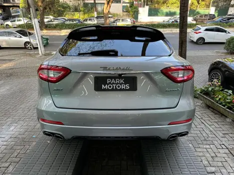 LEVANTE 3.0 V6 Turbo S Q4