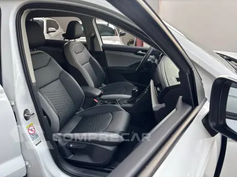 TAOS Comfortline 1.4 250 TSI Flex Aut.