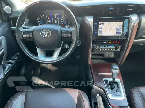 HILUX SW4 2.7 SRV 7 Lugares 4X2 16V